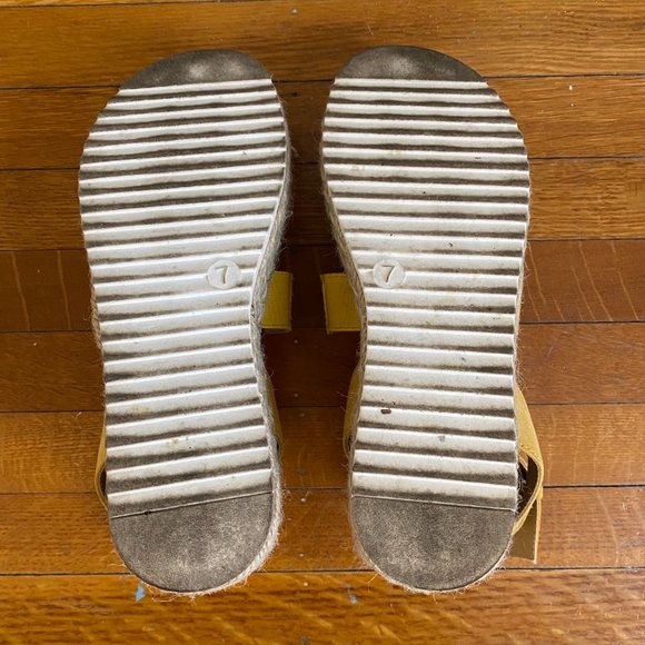 Universal Thread Agnes Microsuede Platform Espadrilles Sandals in Yellow Size 7 - Picture 5 of 5